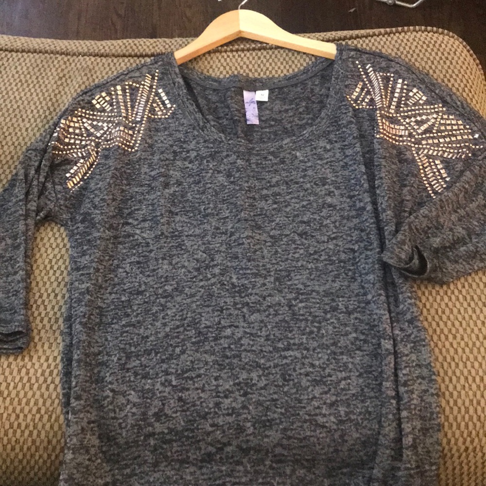 Alya Thin Grey Top